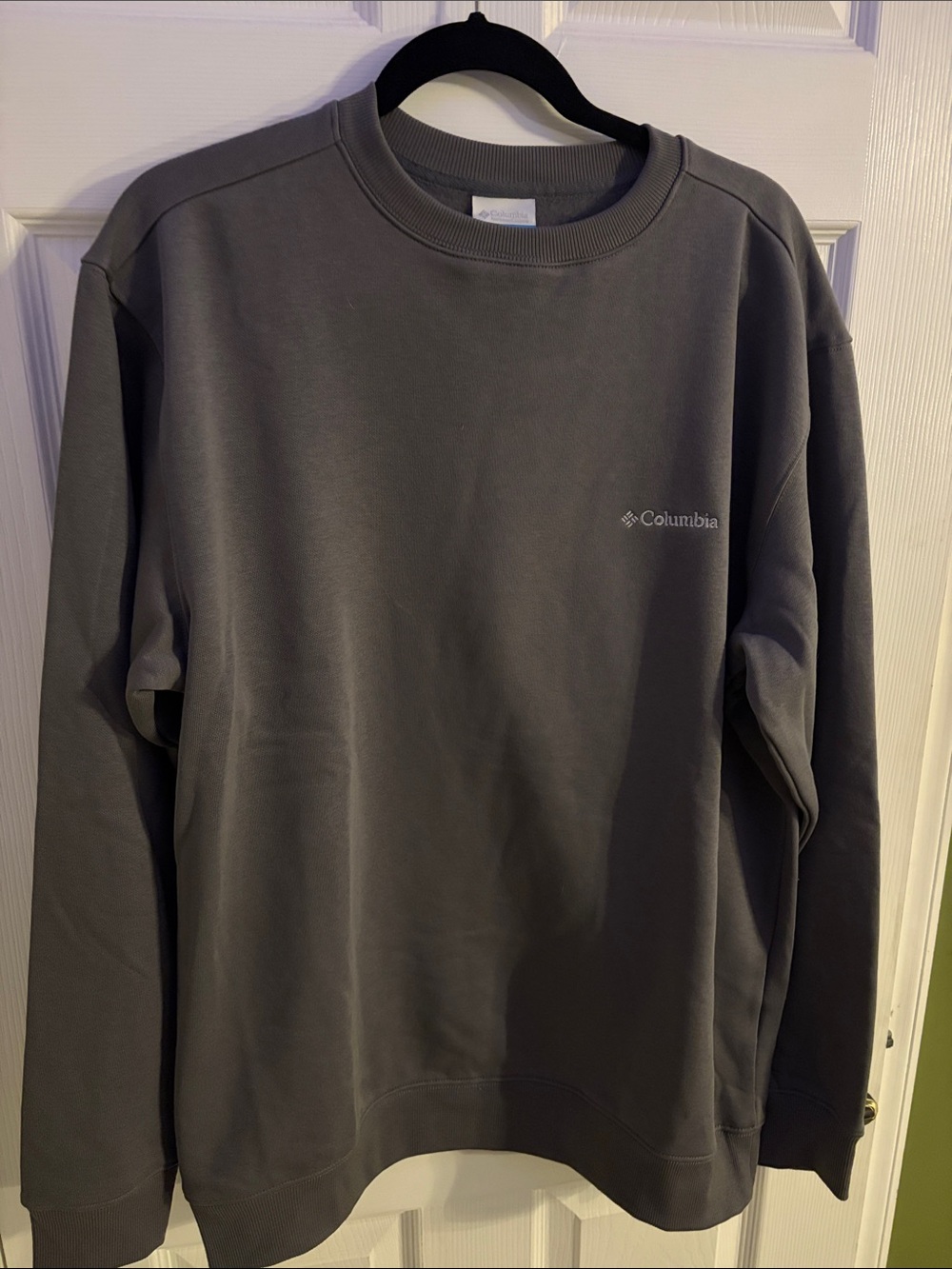 Columbia Men's Crewneck Sweater in grey